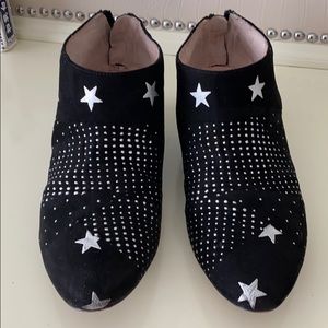 Hidden wedge BOOTIES